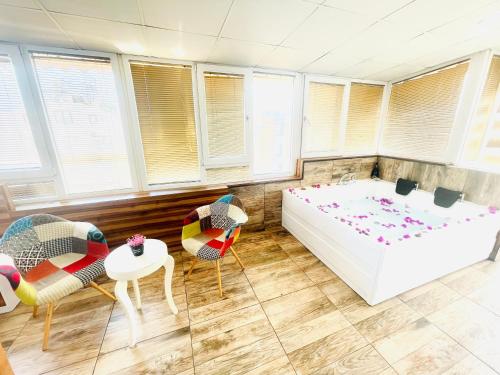 Ale Park Hotel Room Type - Suite with Hot Tub
