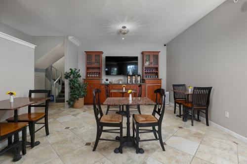 Ocean House - image 11