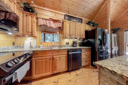 ANIAs Cabin in Talking Rock, USA