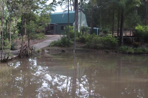 LAKE VIEW CHALET Close by Australia Zoo Landsborough Montville Maleny Caloundra Beaches Glasshouse mountains Big Kart Track