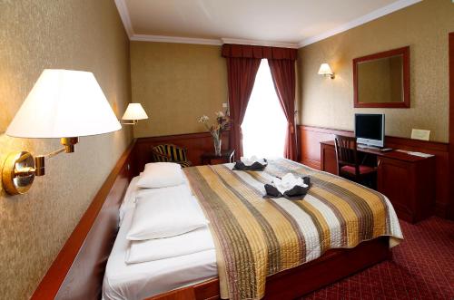 1 queen bed