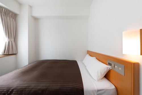 Standard Double Room image 3