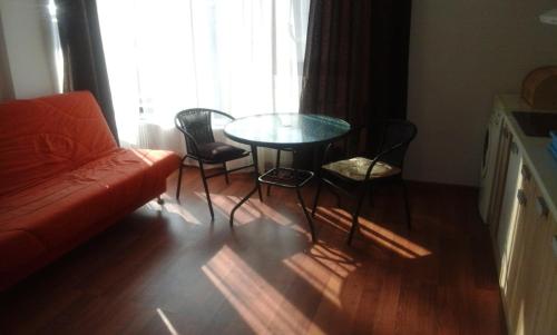 Apartament 2 cam.bloc nou, parcare privata