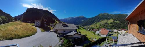 ทัศนียภาพ, Chalet Appartement Antonhaus in กัสเชิร์น