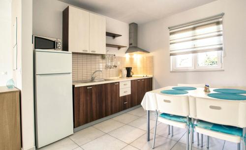 Konyha, Apartments SVI-MI in Gradac