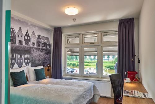 2 twin beds