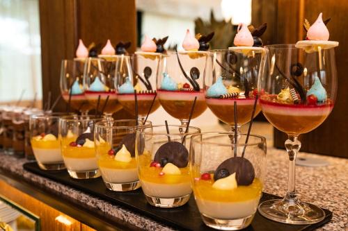 308541773 The Palace Hotel, Sunny Day