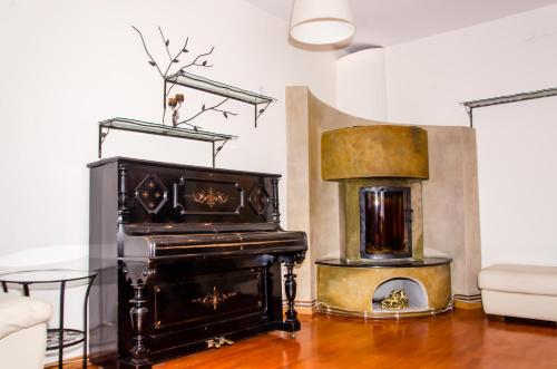 Bohemian Apartment - Center of Bucharest 4