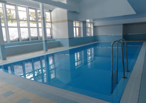 สระว่ายน้ำ, Apartmán ve SkiResortu Poustevník - Pec pod Sněžkou (Apartman ve SkiResortu Poustevnik - Pec pod Snezkou) in เพค พอด สเนซคู