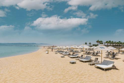 plajă, Tanoak Resort in Ataqah