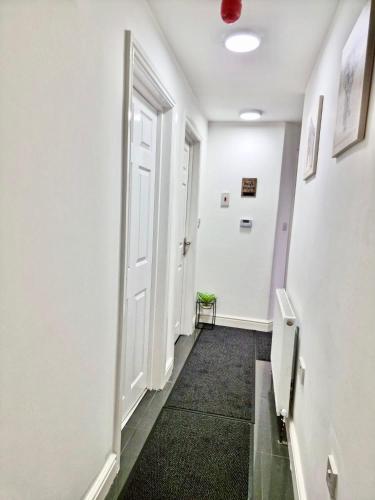 Cosy 3 Bed Apartment Near Birmingham Airport & NEC Perfect for Groups & Contractors!, Birmingham (photo 10)