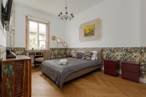 Apartment on the Warsaw Square by Noclegi Renters, Warsaw