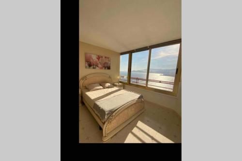 PRECIOSO ATICO EN LA PLAYA BENIDORM