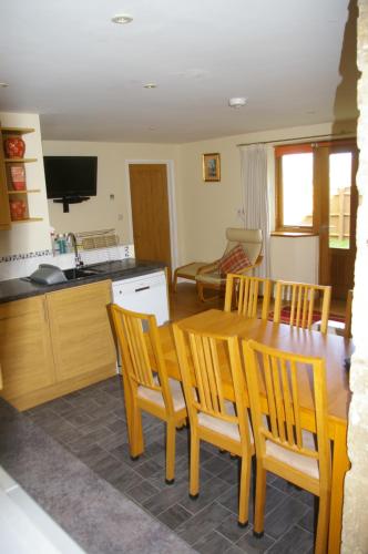 Ty Nant Cottages and Suites in Alvescot