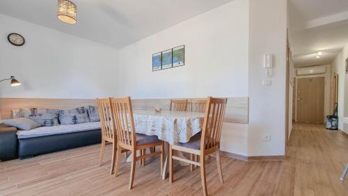 設施, Antonio in 烏馬格