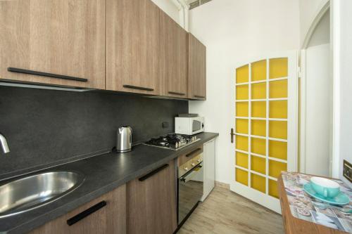 Sunrise Apartment by Mamo Florence - image 11