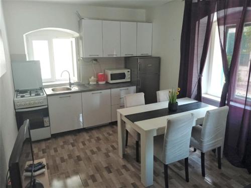 Apartment image 5