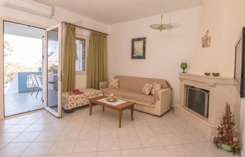 Fedra Apartments, View, Free Parking, 2mins to Beach