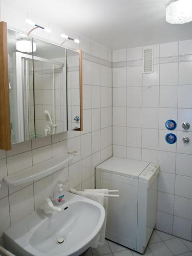 Maria-Viktoria Apartment - image 9