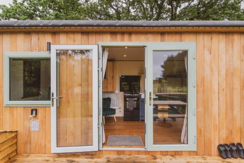 Hidden Wood Glamping And The Hideaway Cabin, , Wiltshire