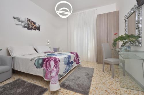1 queen bed, 1 sofa bed