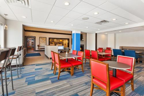 อาหารและเครื่องดื่ม, Holiday Inn Express Chillicothe East By IHG in ชิลิคอธิ (OH)