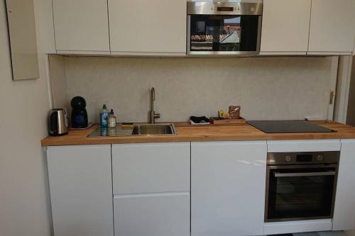 Appartement MONTESQUIEU near Brasserie le Johnston