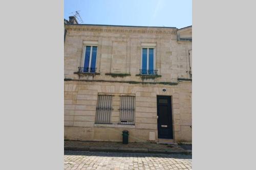 Appartement MONTESQUIEU near Brasserie le Johnston