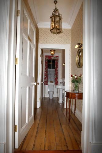 Cannaway House B&B - image 2