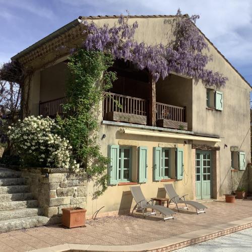 Courtyard Gite with very large shared pool - Castres