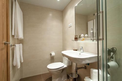 Pelayo Deluxe Apartments - image 8