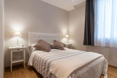 Pelayo Deluxe Apartments - image 4