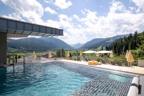 Familienhotel Felsenhof - Hotel - Flachau