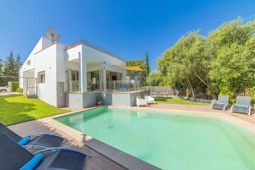 Villa with Private Pool image 3