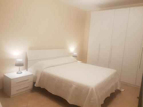 1 queen bed, 1 twin bed