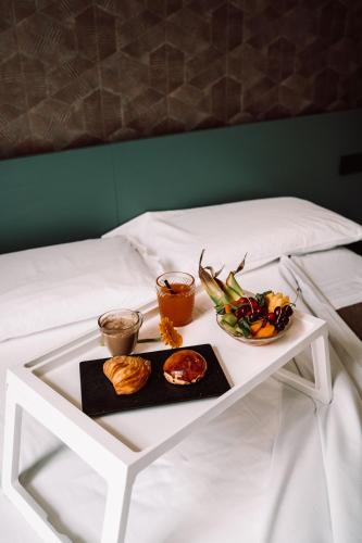 Essen und Erfrischungen, Nova Relais near Santa Maria dellAnimPurgatorio Ad Arco Kirche