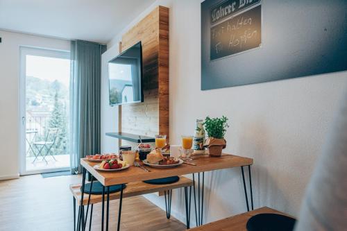 Weekly Boardinghouse Weekly Boardinghouse