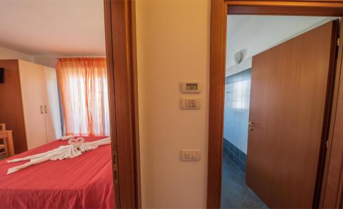 Studio Apartment image 3