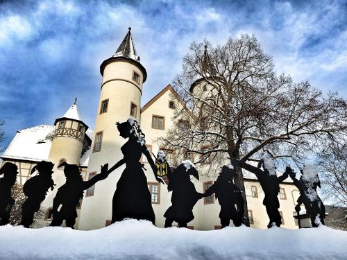 Weekly Boardinghouse Weekly Boardinghouse