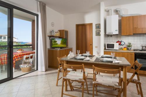 Apartment with Sea View image 4