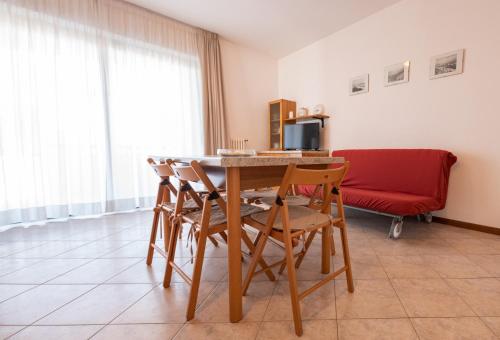 Apartment with Garden View image 6