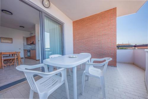 Apartment with Garden View image 3