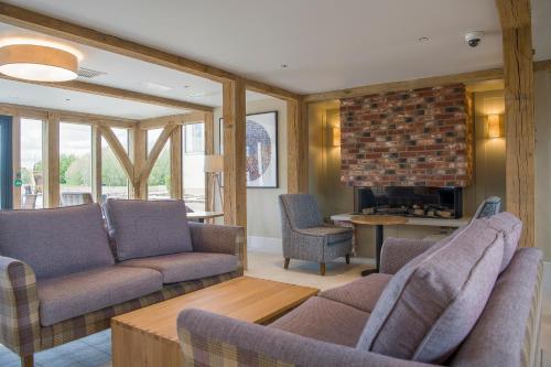 ผับ/เลาจน์, Sandburn Hall in ชานเมืองยอร์ก