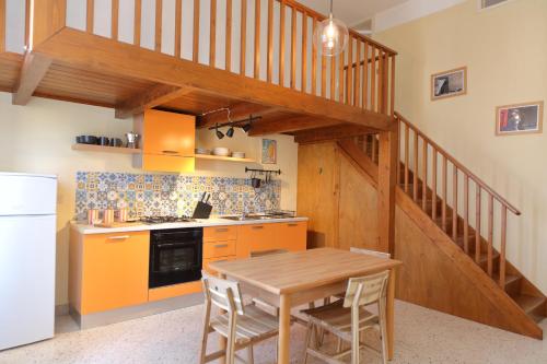 Sunny Flat - SELF Apartments - image 3