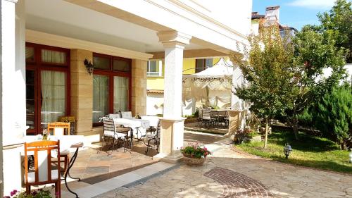 Green Palace Hotel - image 5