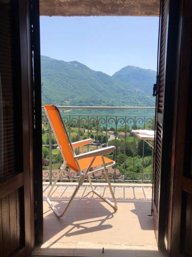Erkély/terasz, Casa con terrazzo vista Lago - LAKEHOLIDAY IT in Castel Di Tora