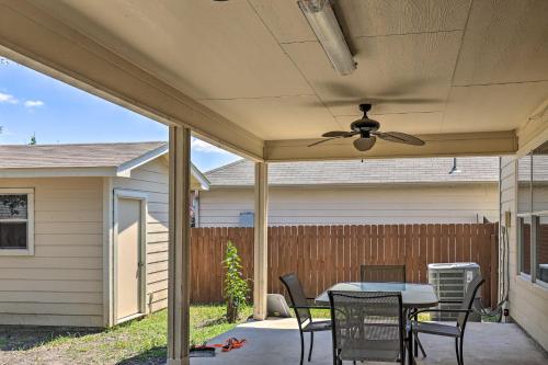 Spacious San Antonio Home about 9 Miles to USTA! in San Antonio, USA