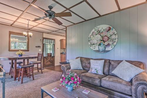 Peaceful Pigeon Forge Cabin with Fire Pit! - image 2