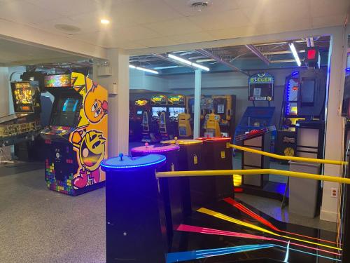 Condo 2 chambres avec parc aquatique!