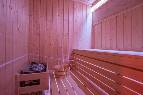 Villa Marassi with Heated Pool Hot Tub and Sauna - image 3